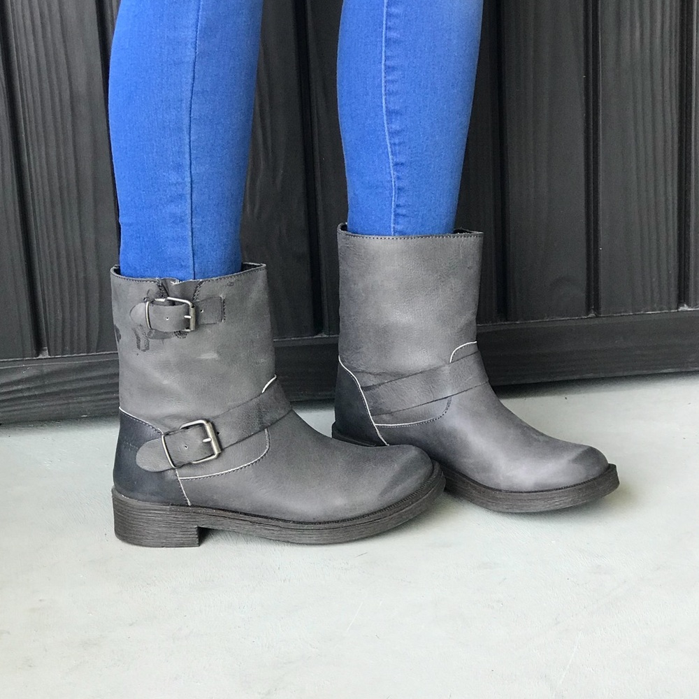 Crafted in Spain Stone Leather Lug Sole Moto Boots - Picture 5 of 6